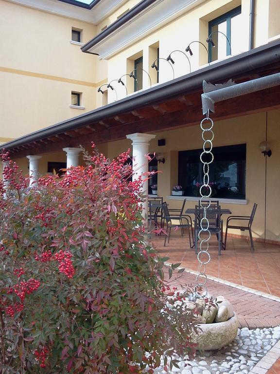 Albergo Al Portico Azzano Decimo Exterior photo